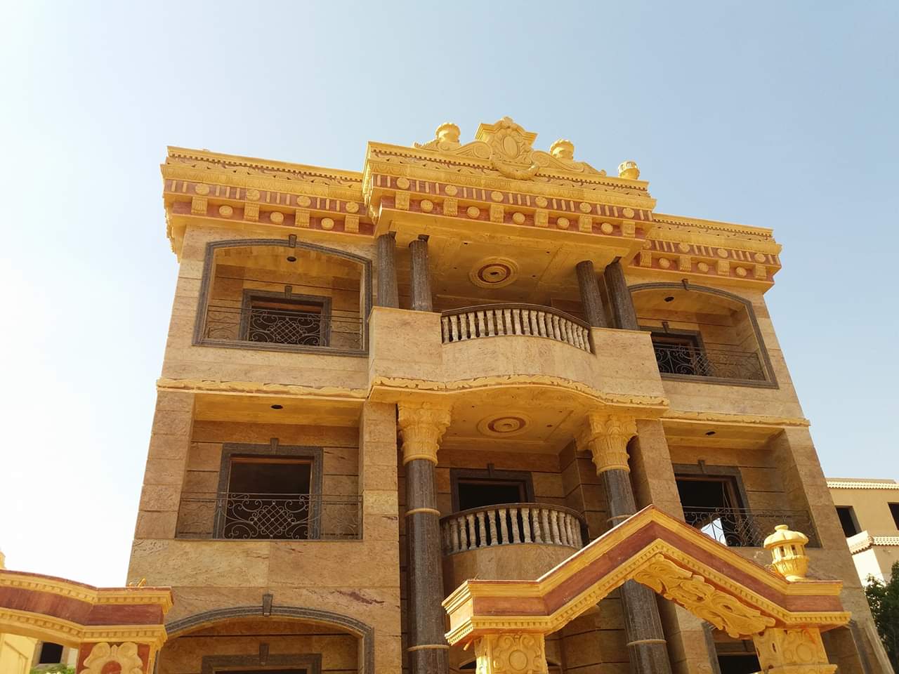 توريد جميع انواع الحجر والرخام والجرانيت