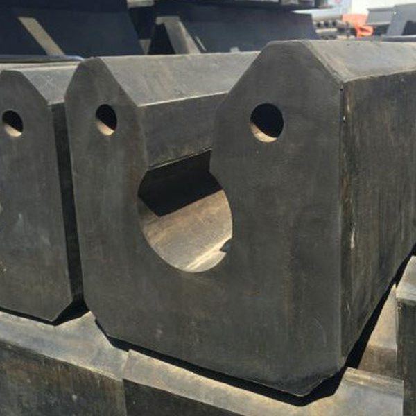 تصنيع وتوريد جميع انواع المصدات المركبة لحماية أنواع مختلفة من السفن والأرصفة