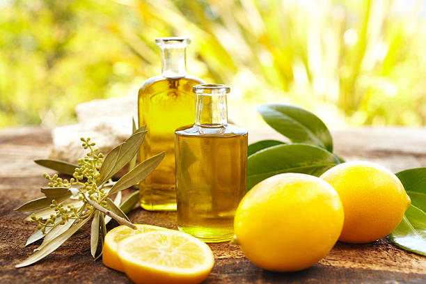 توريد زيت الليمون طبيعي عضوي 100% بافضل المواصفات Supplying 100% natural, organic lemon oil with the best specifications