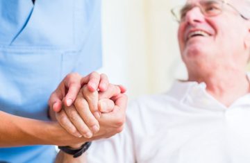 خدمات-ورعاية-المسنين