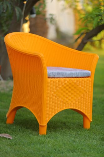 تصنيع-كرسى-فوتية-من-البلاستيك